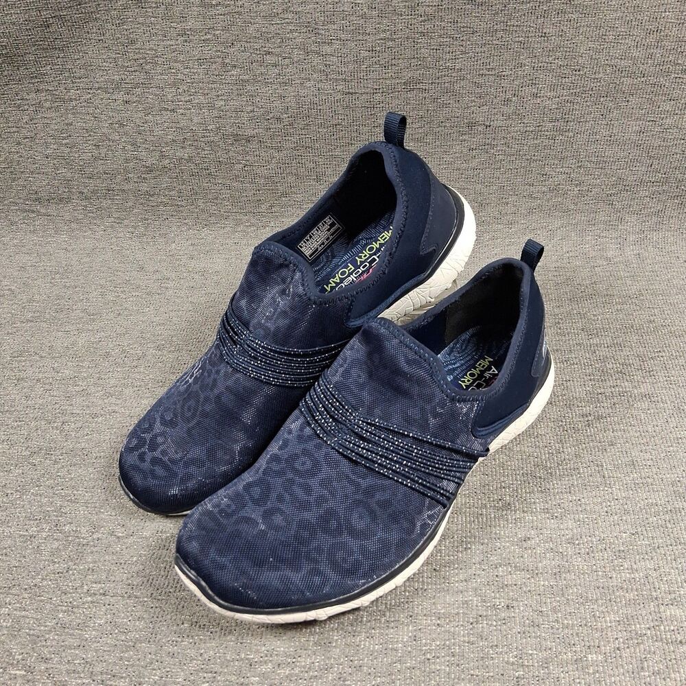 Skechers Womens Navy Blue Slip On Athletic Walking Shoes Sneakers Size 10 Memory